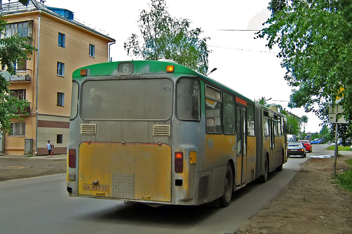 Arkhangelsk region, Mercedes-Benz O305G # АА 897 29