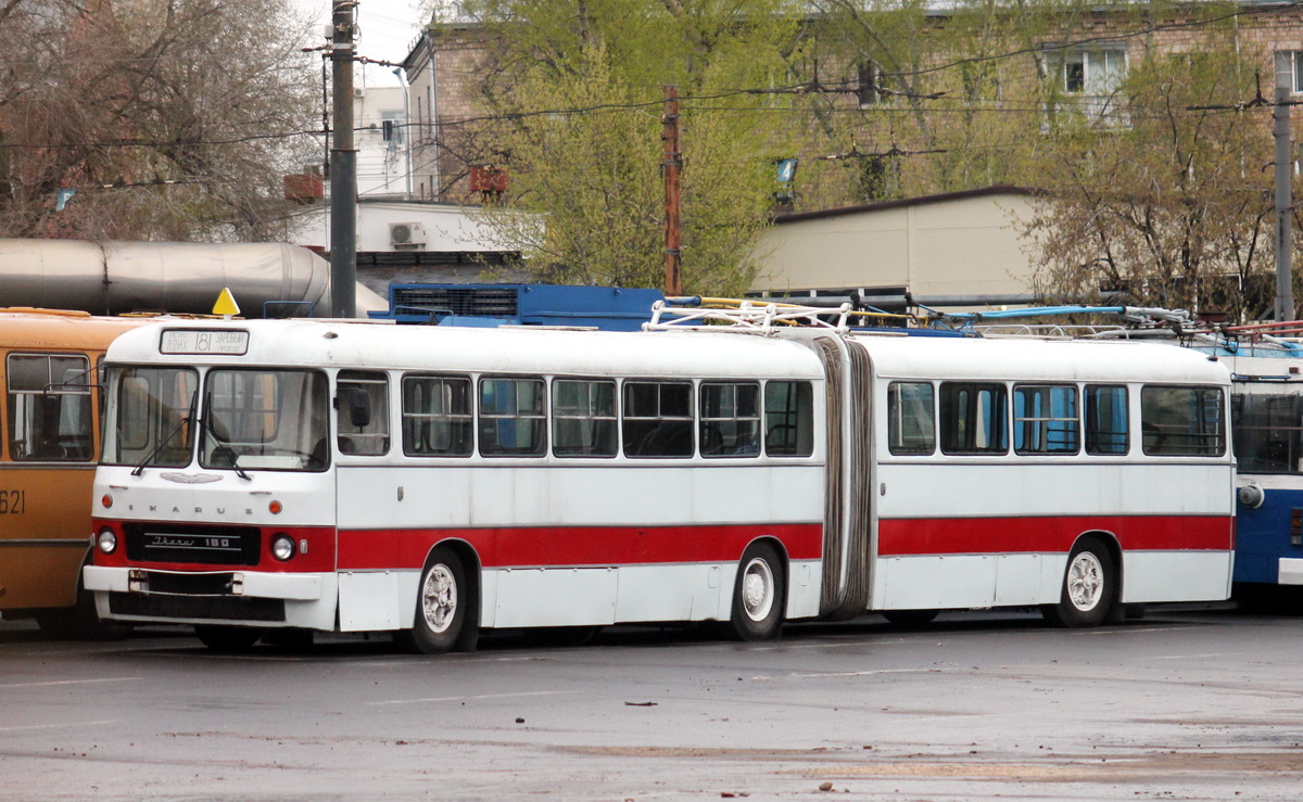 Moscow, Ikarus 180 # 011