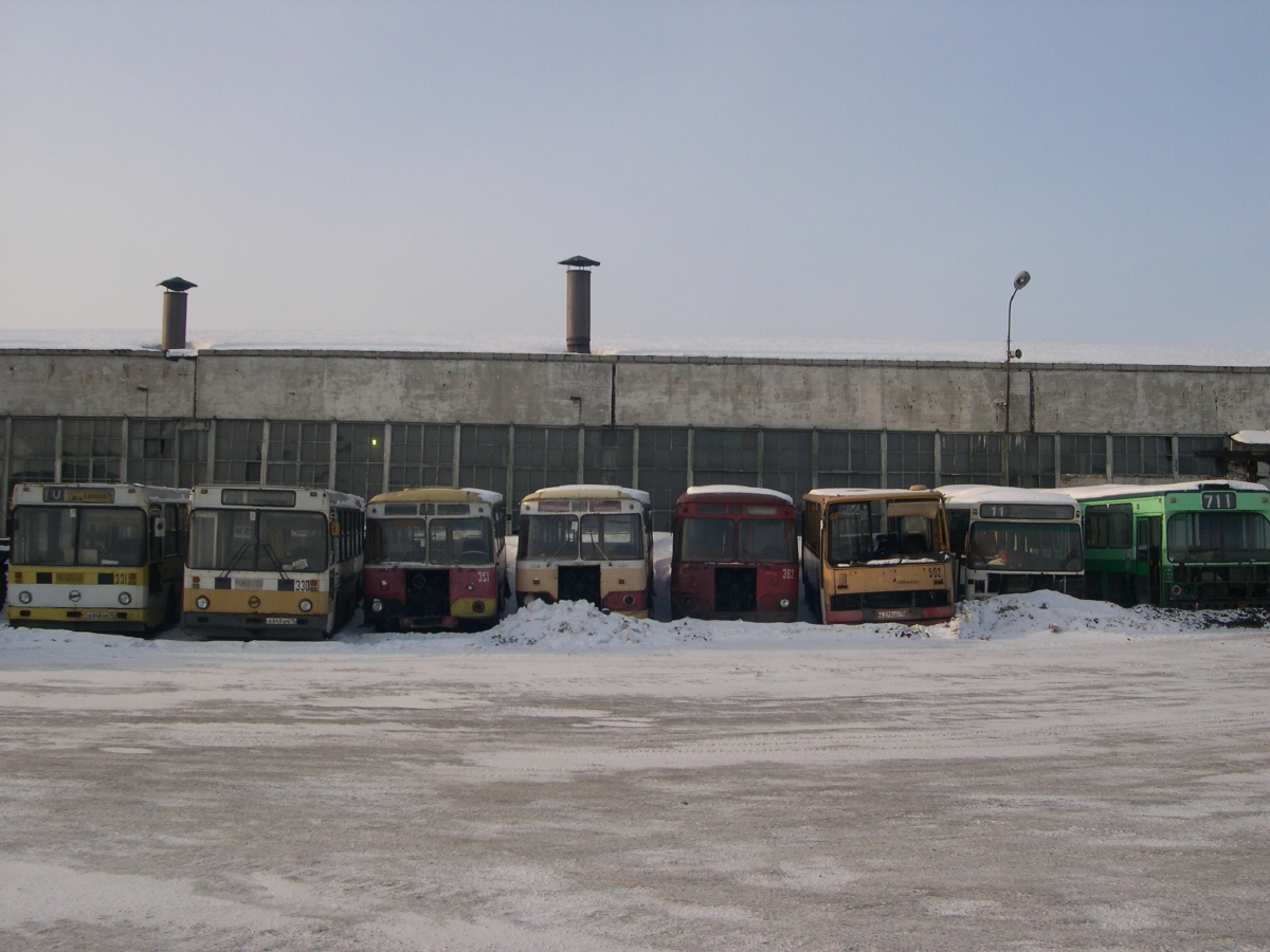 Karelia, LiAZ-5256 (ToAZ) # 331; Karelia, LiAZ-5256 (ToAZ) # 330; Karelia, LiAZ-677M # 351; Karelia, LiAZ-677MB # 386; Karelia, LiAZ-677 # 382; Karelia, Ikarus 260.51 # 502; Karelia, Arna M83 # 510; Karelia, Scania CR112 # 821