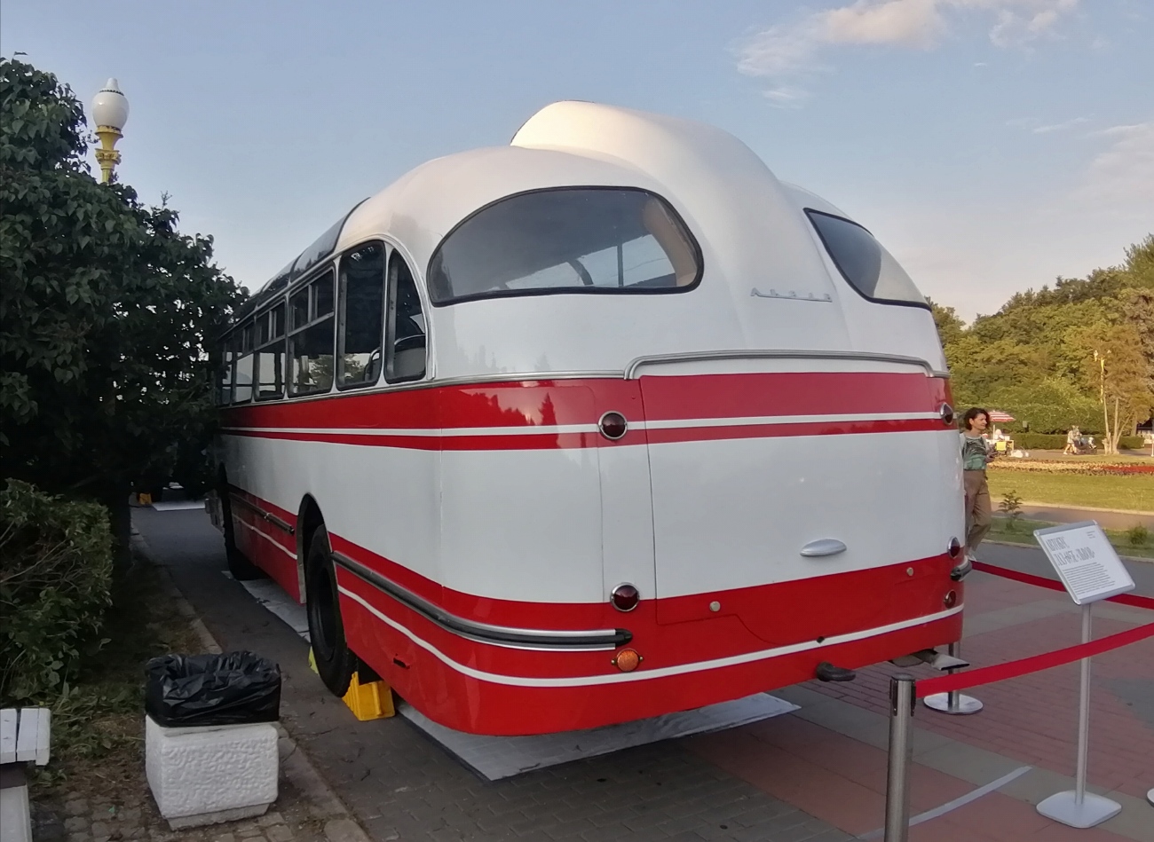 Moscow, LAZ-695E # 006
