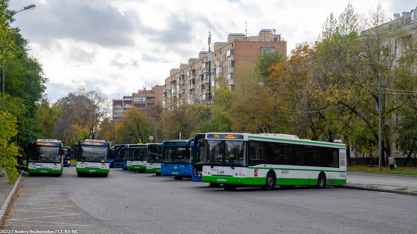 Moscow, LiAZ-5292.22 (2-2-2) # 040766; Moscow, LiAZ-5292.22 (2-2-2) # 041112; Moscow, LiAZ-5292.21 # 040527