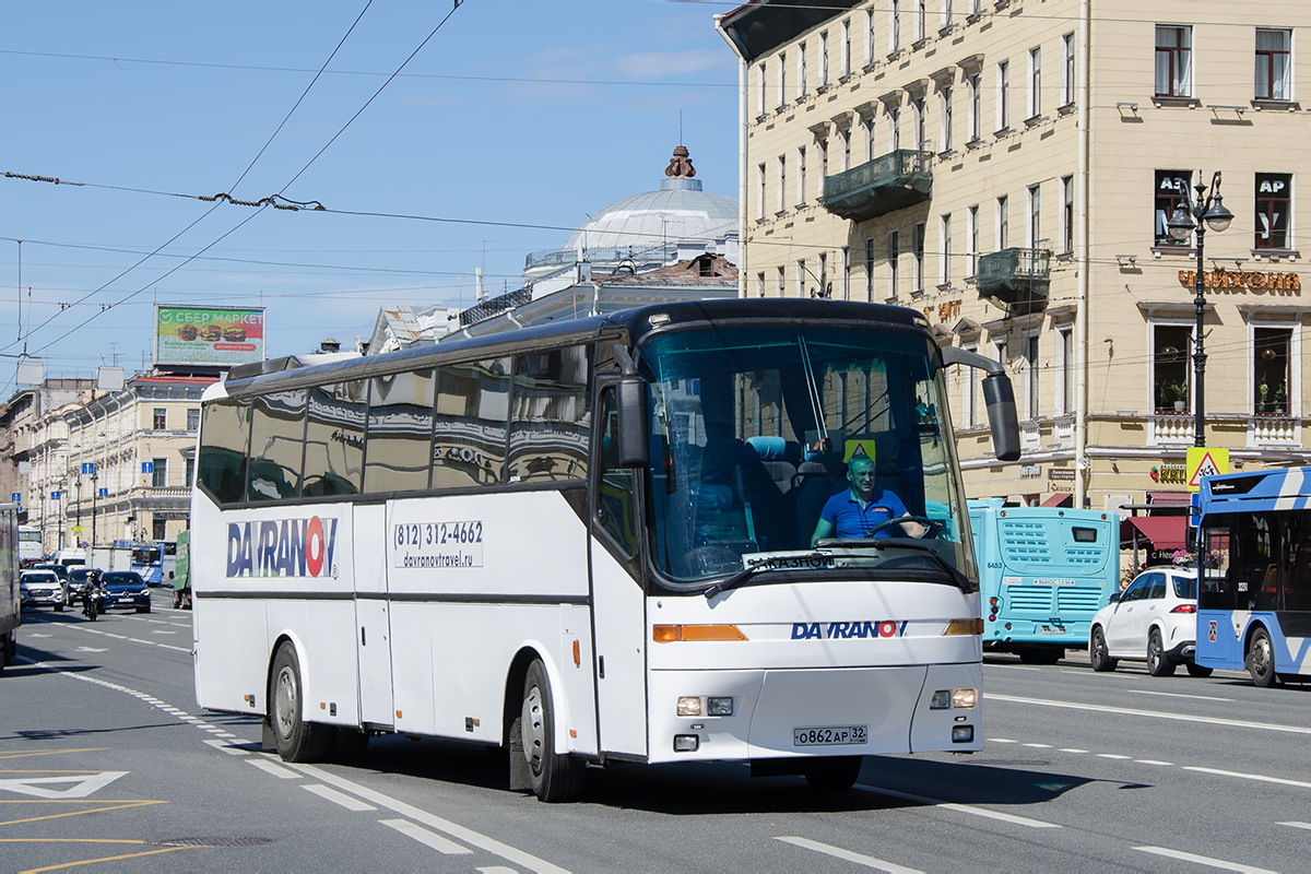Saint Petersburg, Bova Futura FHD 12.370 # О 862 АР 32