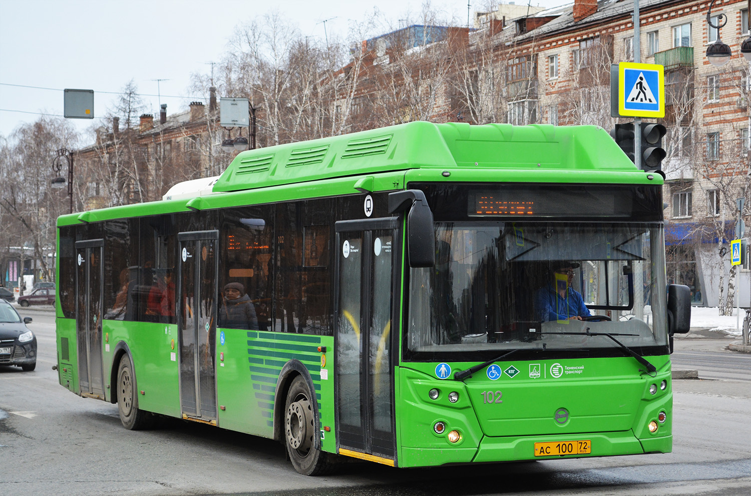 Tyumenyi terület, LiAZ-5292.67 (CNG) sz.: 102
