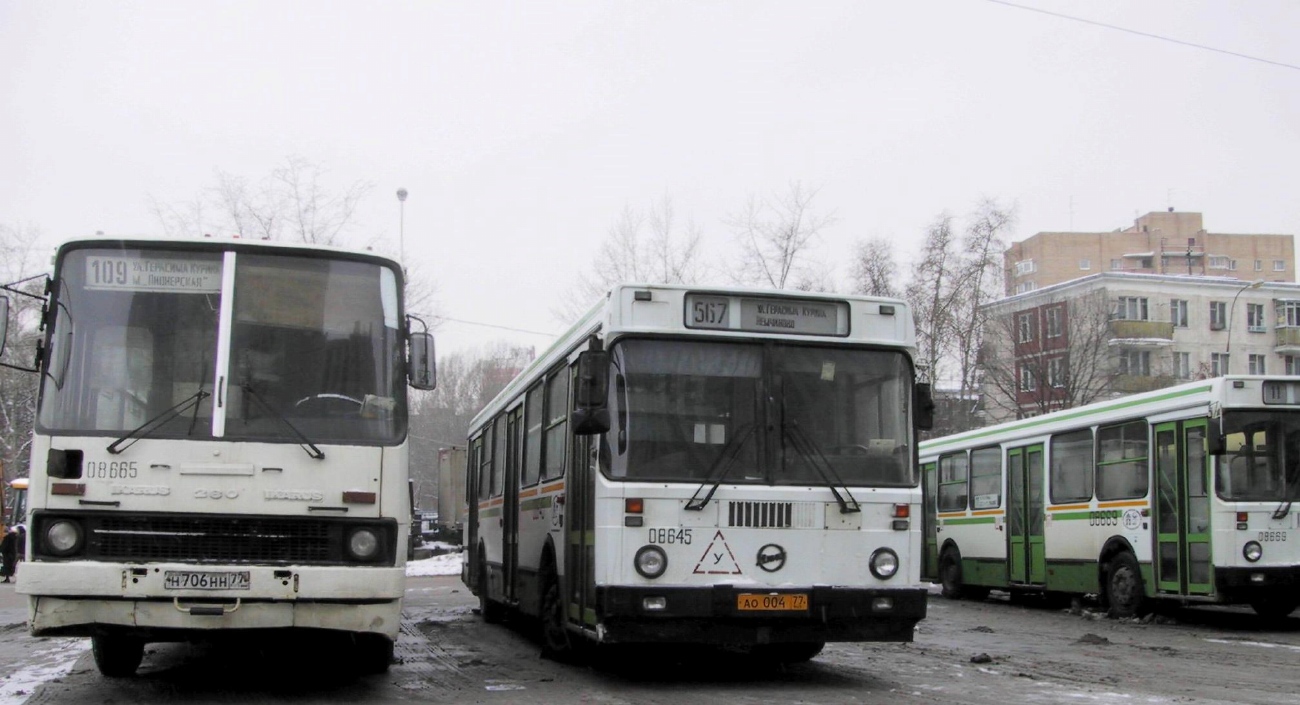 Москва, Ikarus 280.33 № 08665; Москва, ЛиАЗ-5256.25 № 08645
