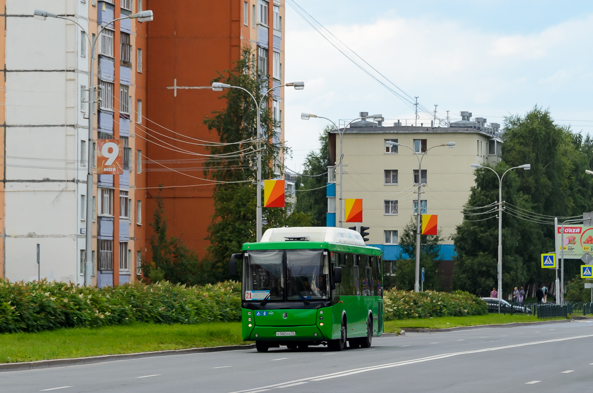 Ханты-Мансийский АО, НефАЗ-5299-30-51 № С  582 КХ 72