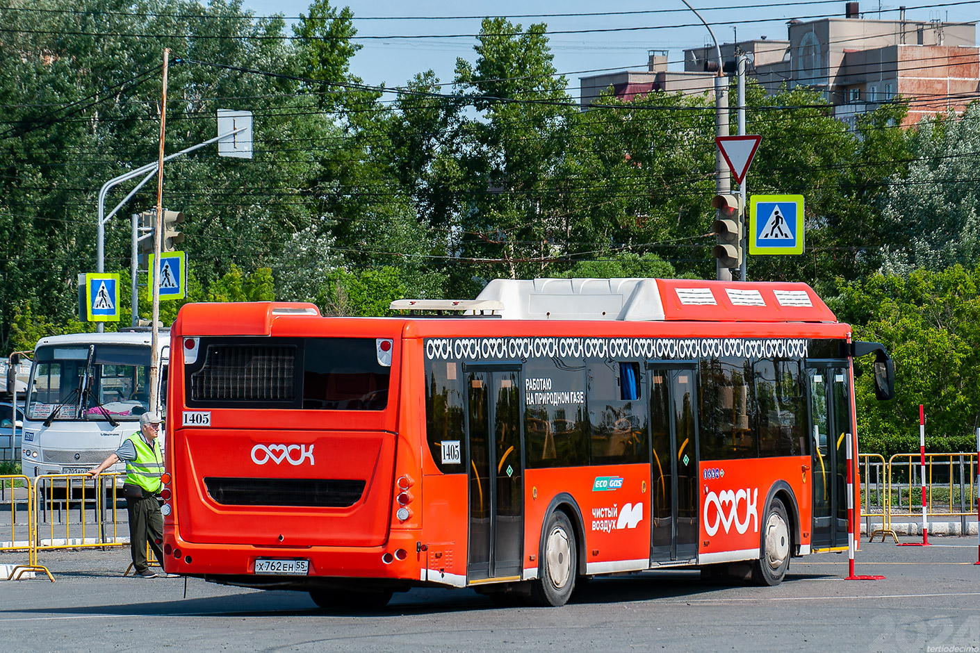 Омская область, ЛиАЗ-5292.67 (CNG) № 1405; Омская область — 21.06.2024 — XXV Городской конкурс профессионального мастерства водителей автобусов
