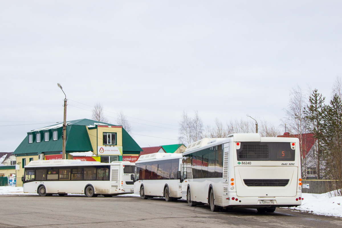 Ханты-Мансийский АО, ЛиАЗ-5292.67 (CNG) № 86240; Ханты-Мансийский АО — Автобусные вокзалы, станции и конечные остановки; Ханты-Мансийский АО — Разные фотографии