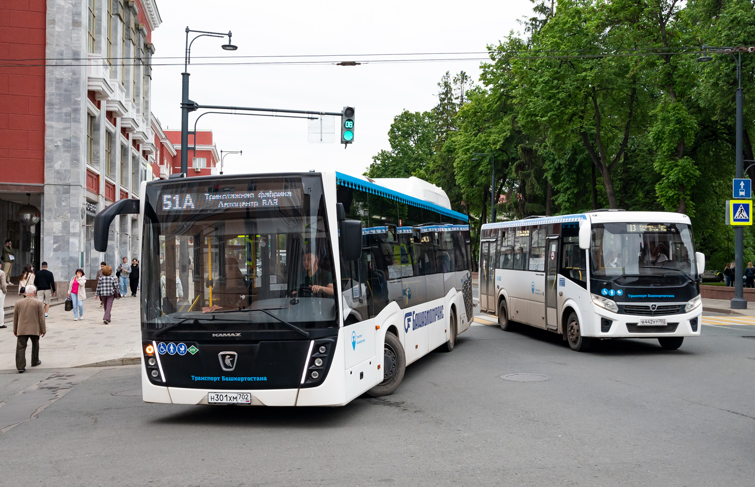Башкортостан, НефАЗ-5299-30-57 № 1562; Башкортостан, ПАЗ-320415-04 "Vector Next" № 6283